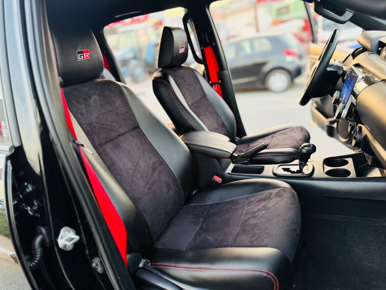 تويوتا هيلوكس Toyota Hilux GR Sport 2.7L V4