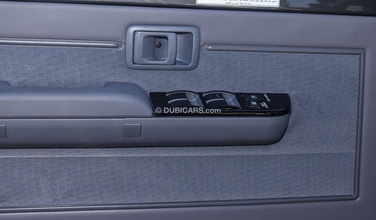 Toyota Land Cruiser 70 LC76 Hardtop 4.5L Diesel M/T Full Option