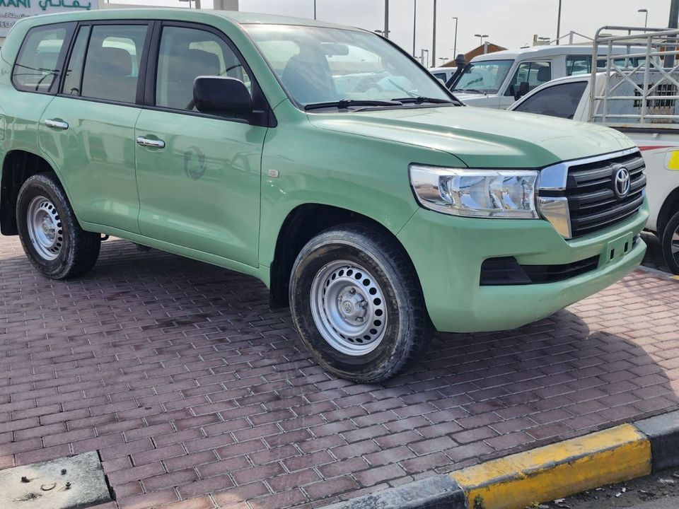 Used Toyota Land Cruiser 200 4.5L GXR TURBO DIESEL MANUAL TRANSMISSION