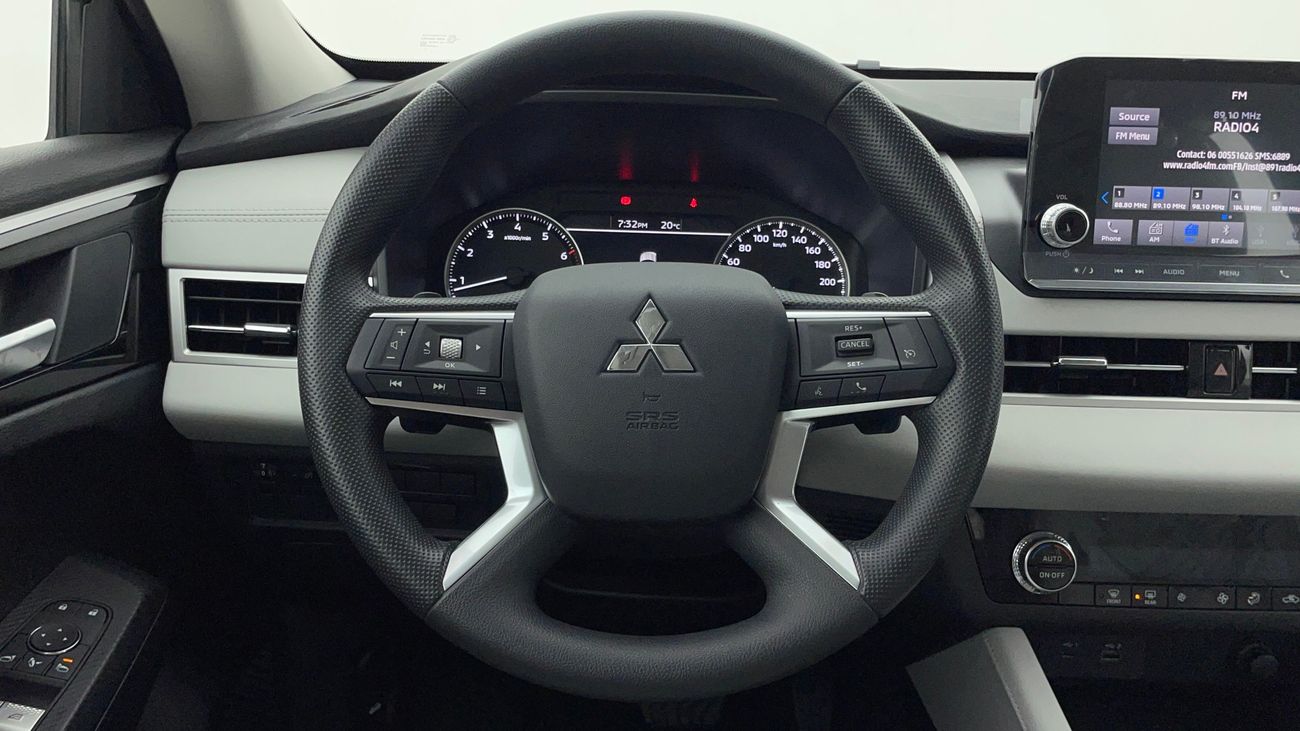 ميتسوبيشي آوتلاندر MIDLINE WITH SUNROOF 2.5 | بدون دفعة مقدمة | اختبار القيادة في المنزل