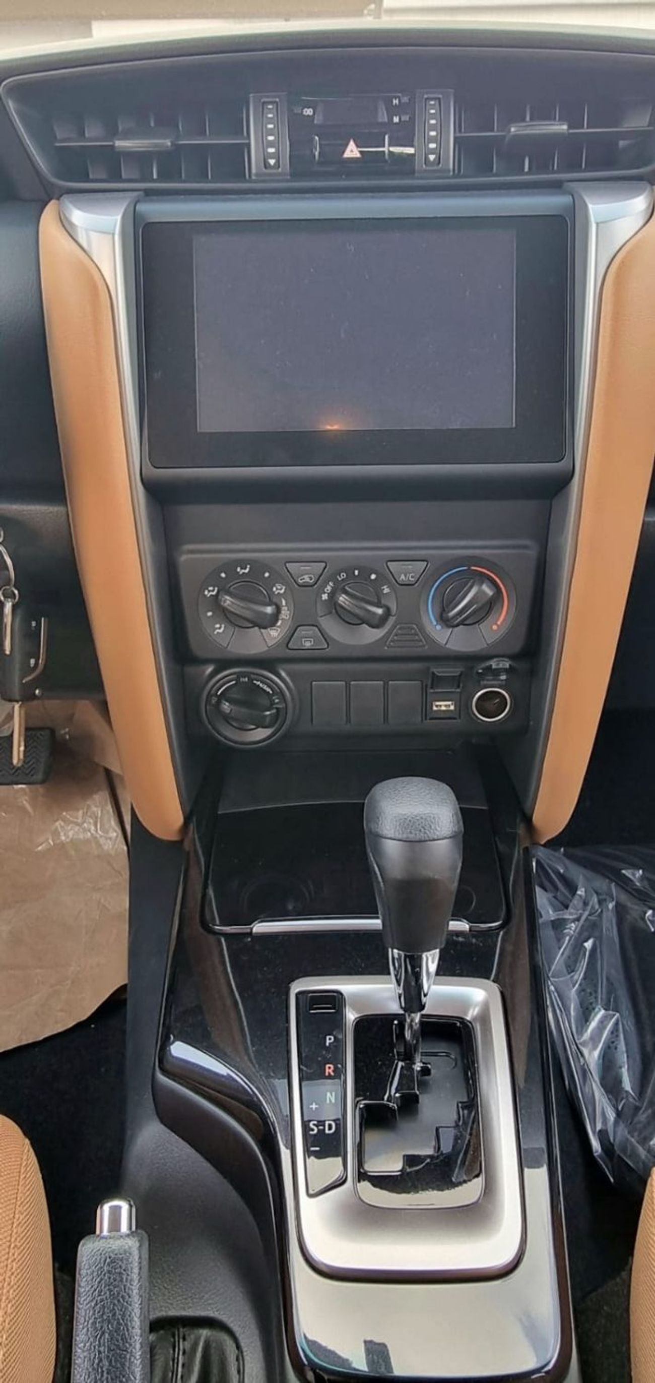 تويوتا فورتونر TOYOTA FORTUNER 2.4L DIESEL 4X4 MY 2026