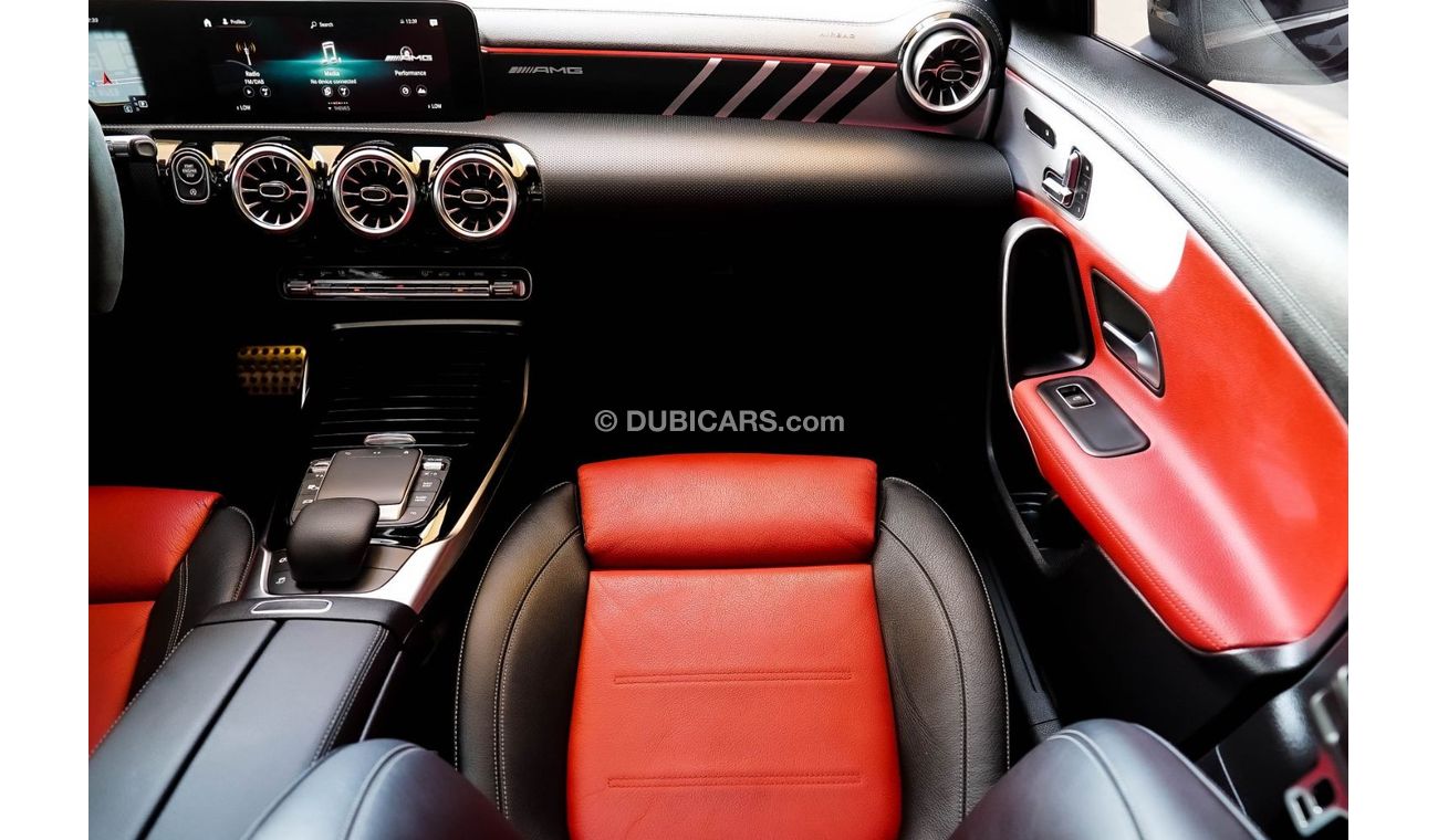 Mercedes-Benz A 35 AMG A 35 AMG Premium +