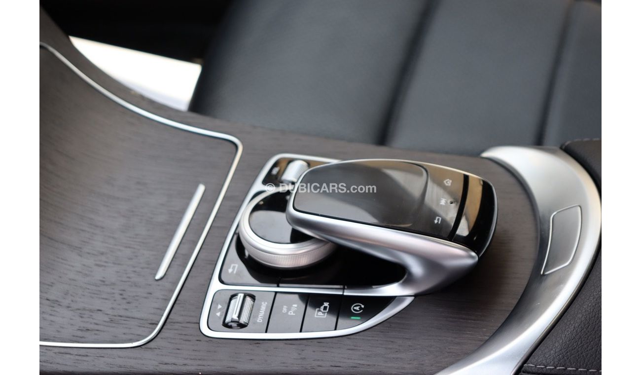 Mercedes-Benz C 300 Std Mercedes-Benz C300 / Canadian / 2021 /