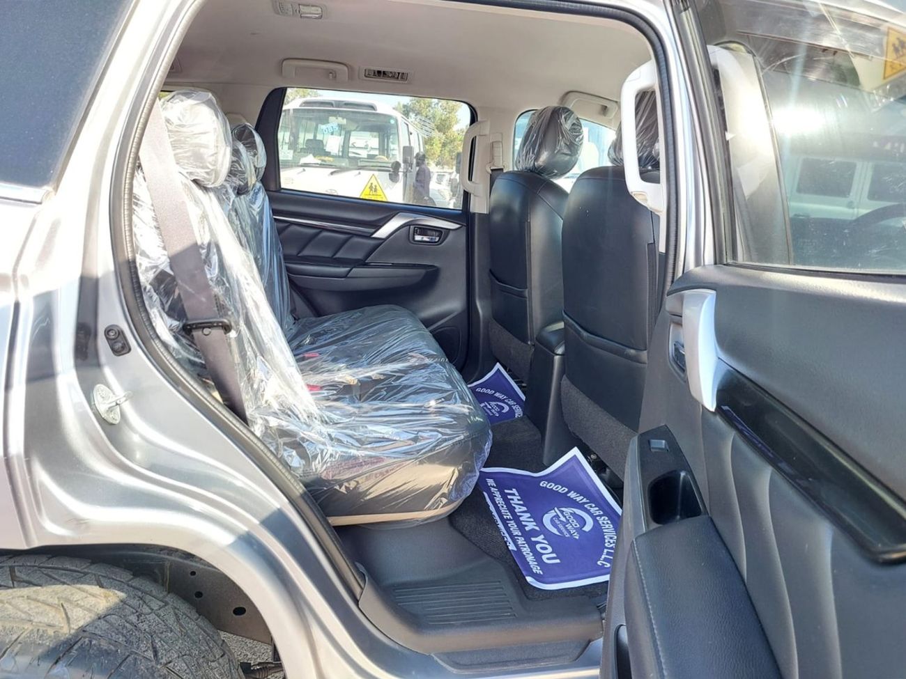 Mitsubishi Pajero MITSUBISHI PAJERO SUV RHD 2016 MODEL 2.4 L DIESEL AUTOMATIC(PM05897)