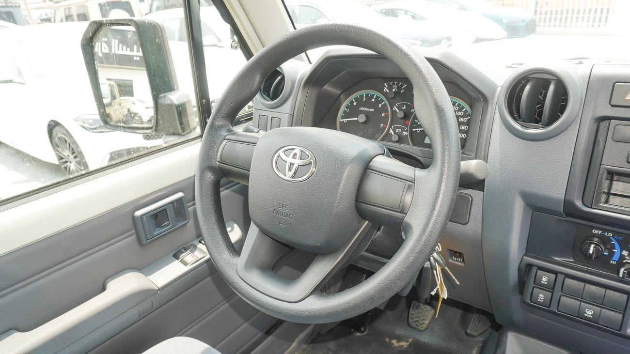 تويوتا لاند كروزر 70 4.0L V6 M/T