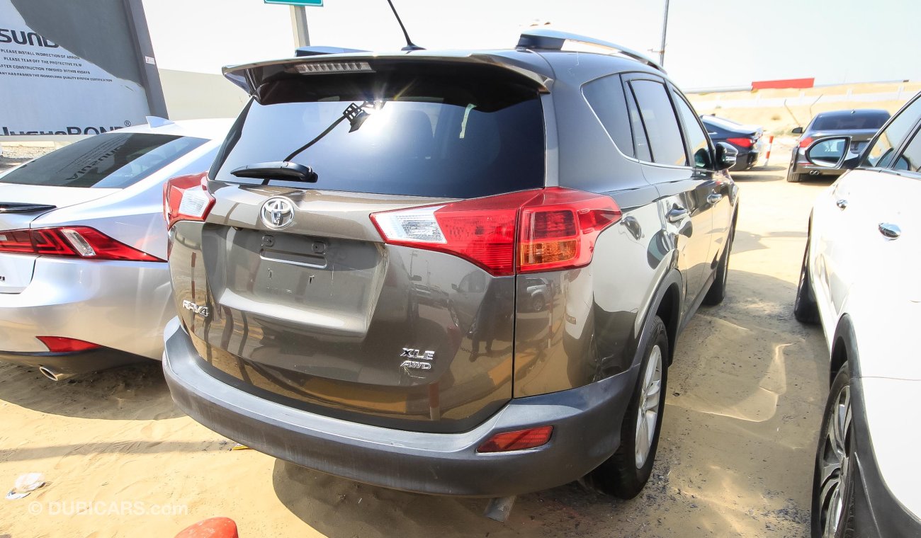 Toyota RAV4 XLE AWD