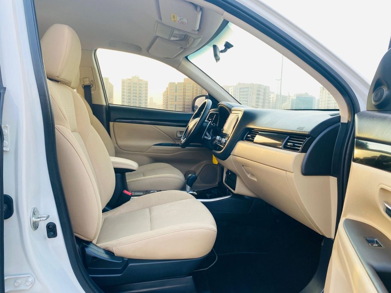 ميتسوبيشي آوتلاندر