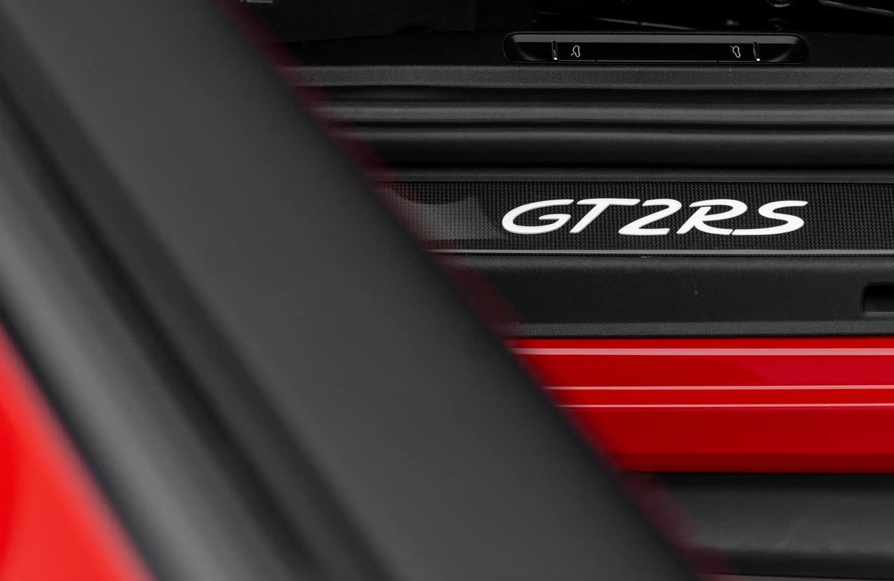 بورش 911 3.8L F6 Twin-Turbocharged Engine