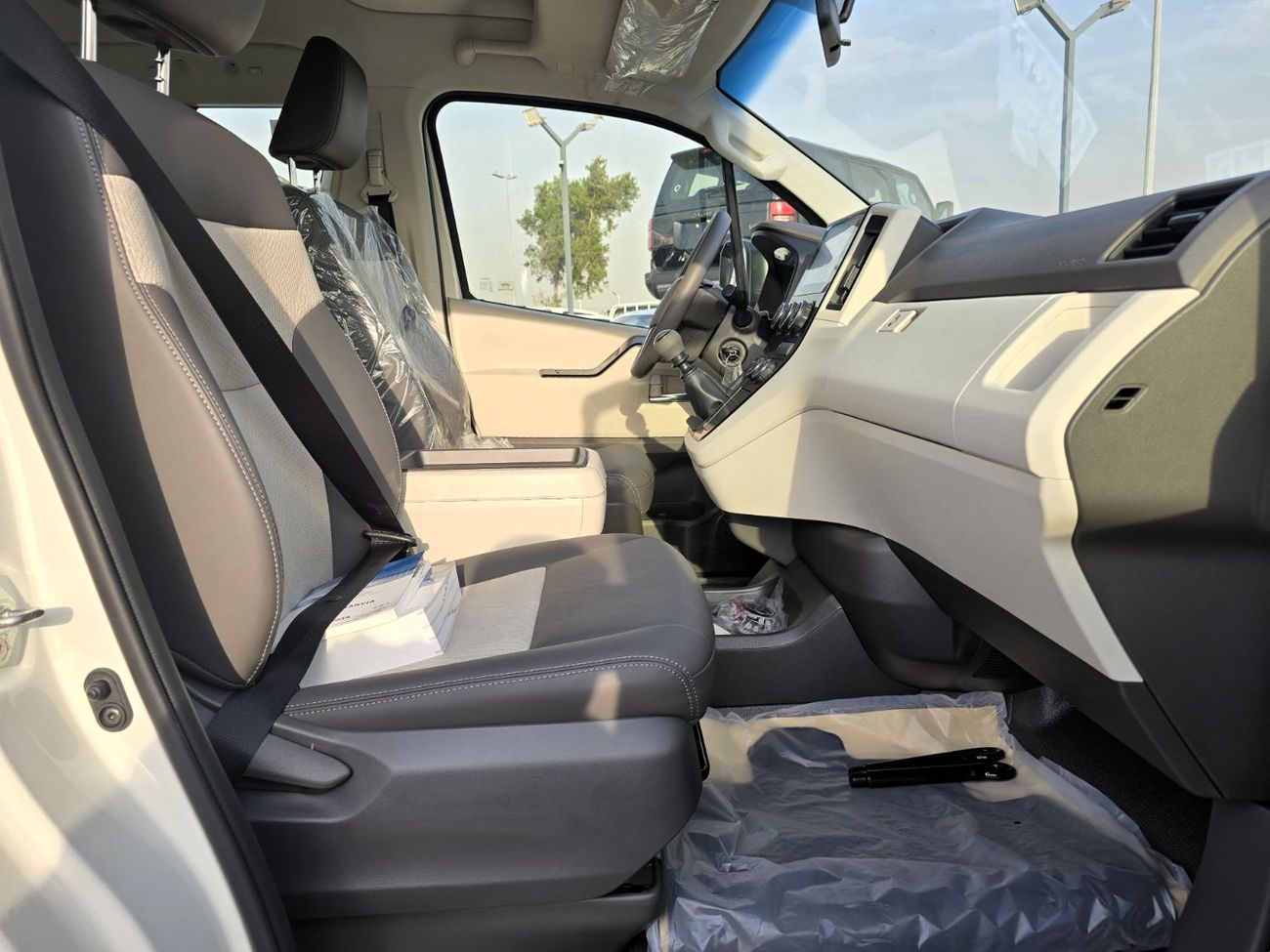 تويوتا هاياس Commuter GL  2.8L M/T Diesel 2026 Model