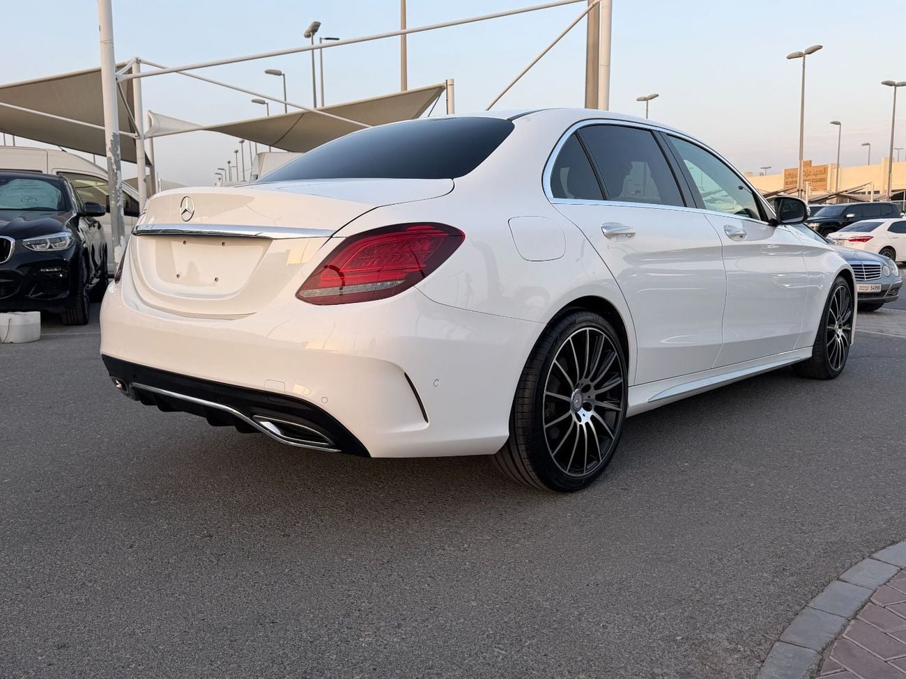 مرسيدس بنز C 300 Luxury 2.0L