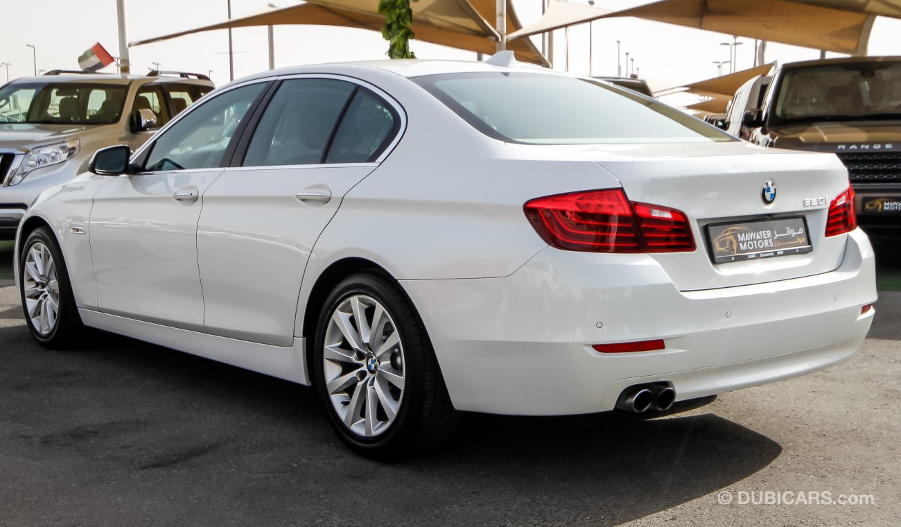 BMW 520i i AGENCY WARRANTY FULL SERVICE HISTORY GCC