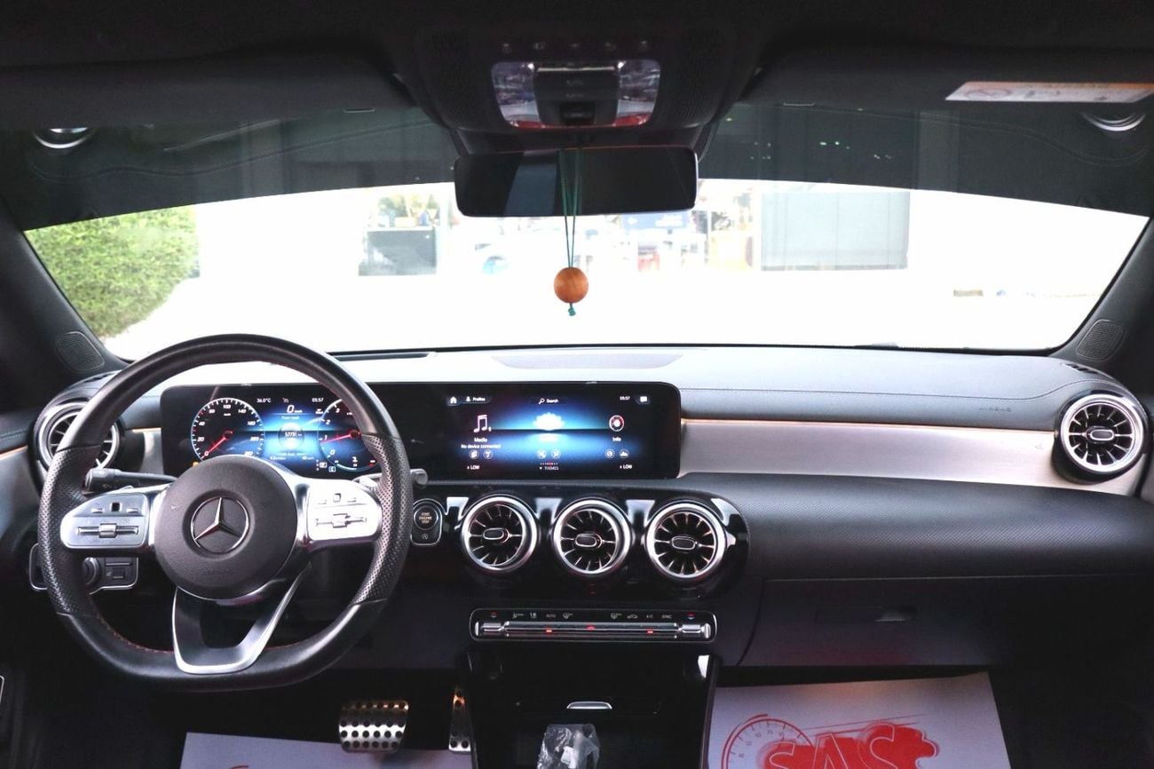 Mercedes Benz CLA250 PREMIUM