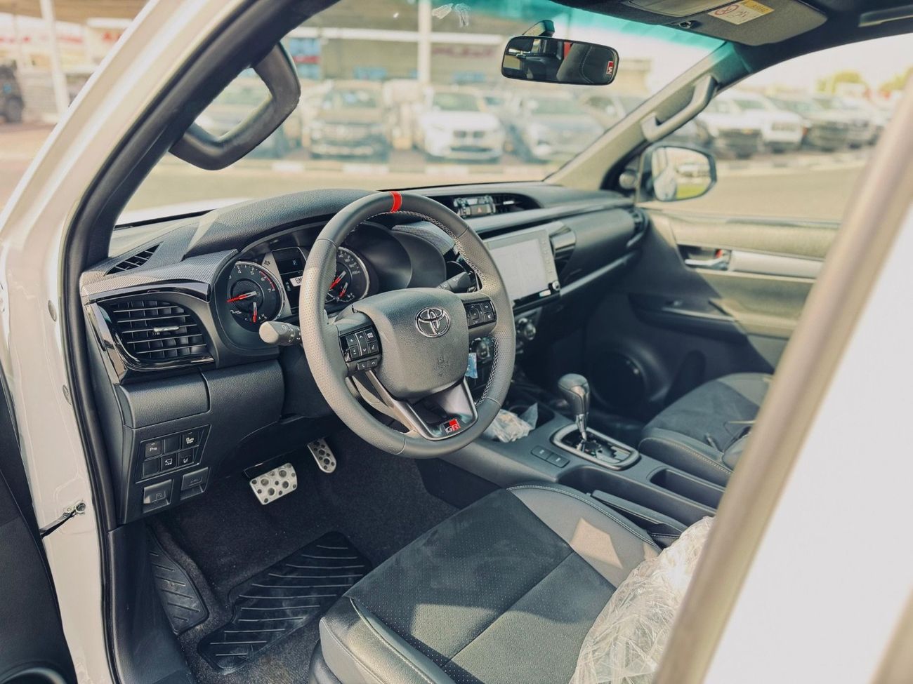 تويوتا هيلوكس GR Sports 4.0L 4WD A/T 2025