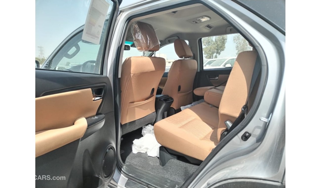 تويوتا فورتونر TOYOTA FORTUNER 2.7 AT 4X4 SILVER 2022