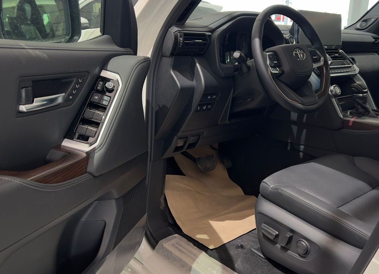 تويوتا لاند كروزر EXPORT ONLY - 2026 LC300 VX 4.0L (Black Interior) (GCC Specification)