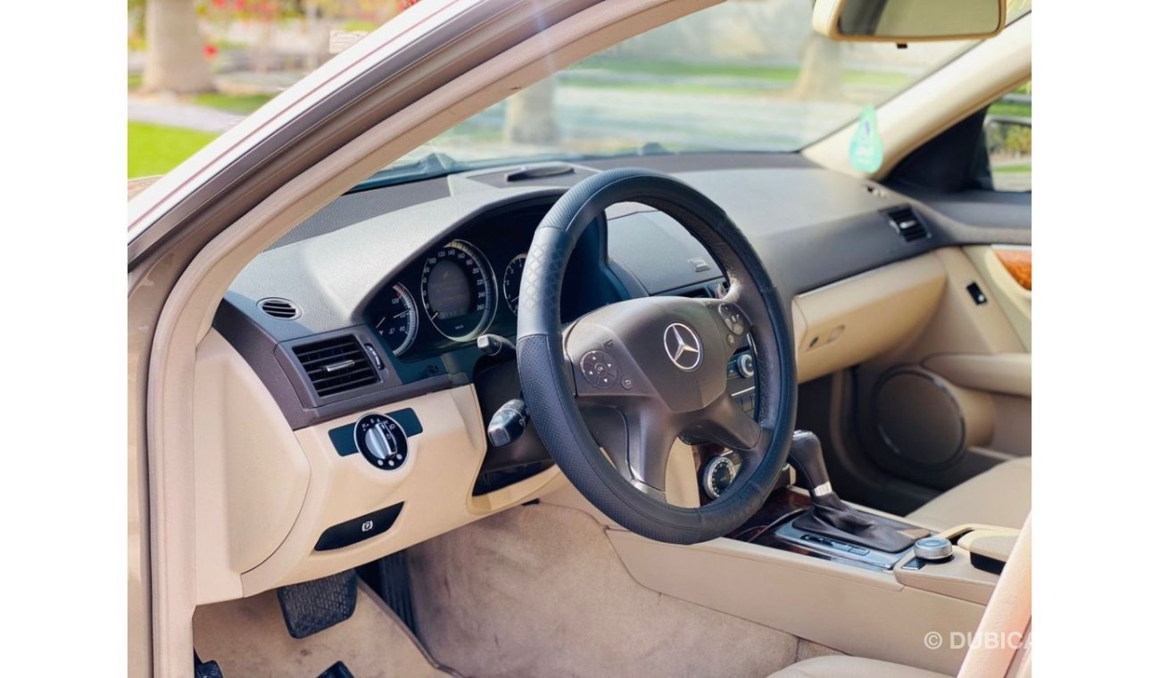 Mercedes-Benz C 200 Mercedes - BENZ C200 KOMPRESSOR || GCC || Very Well Maintained