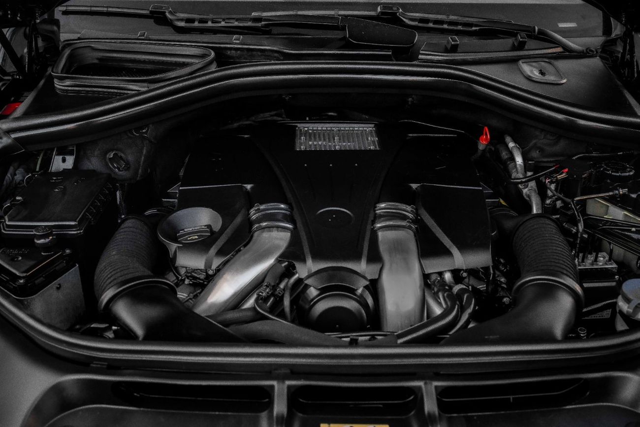 Mercedes-Benz GL 500 Std 500 AMG | 3,069 P.M (3 Years)⁣ | 0% Downpayment | Under Warranty!