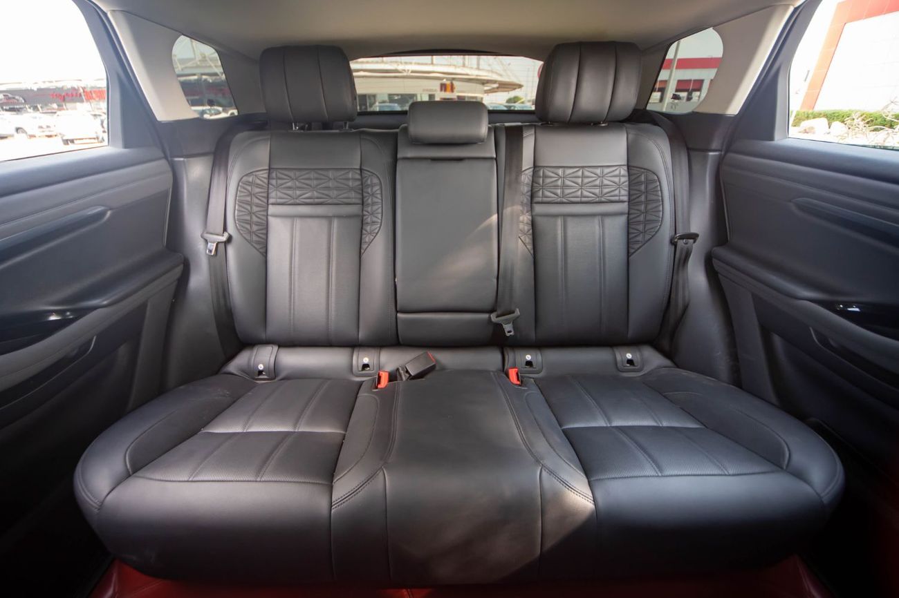 Land Rover Range Rover Evoque P250 2.0L (245 HP)