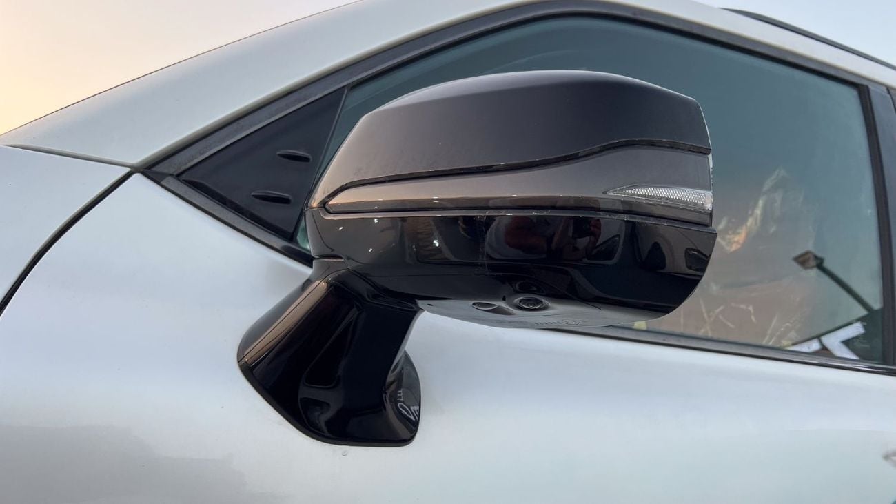 Lexus LX 600 VIP 3.5L LEXUS LX 600h VIP BRAND NEW 3.5L TWIN TURBO