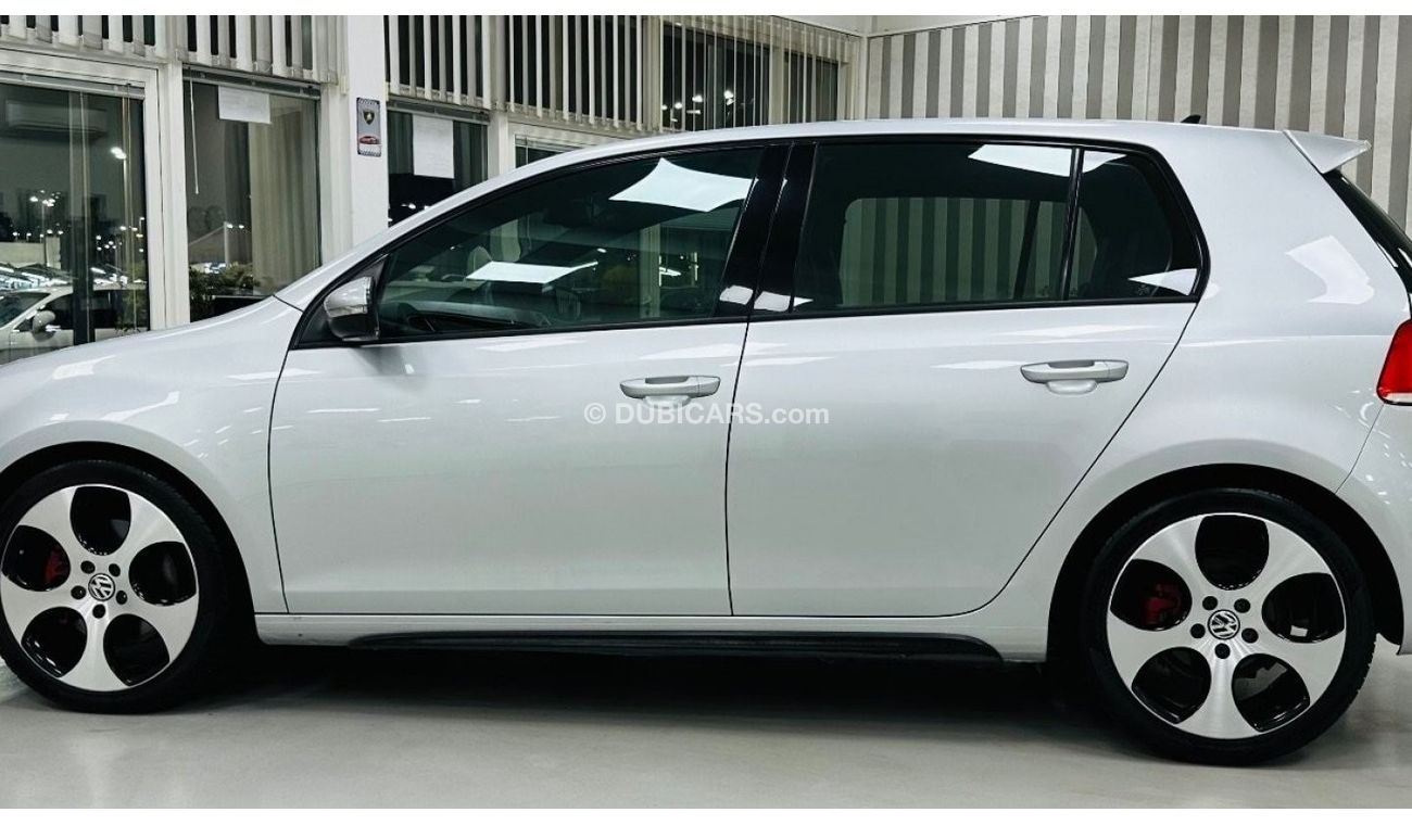 فولكس واجن جولف GCC .. FSH .. Full Options .. Perfect Condition .. GTI .