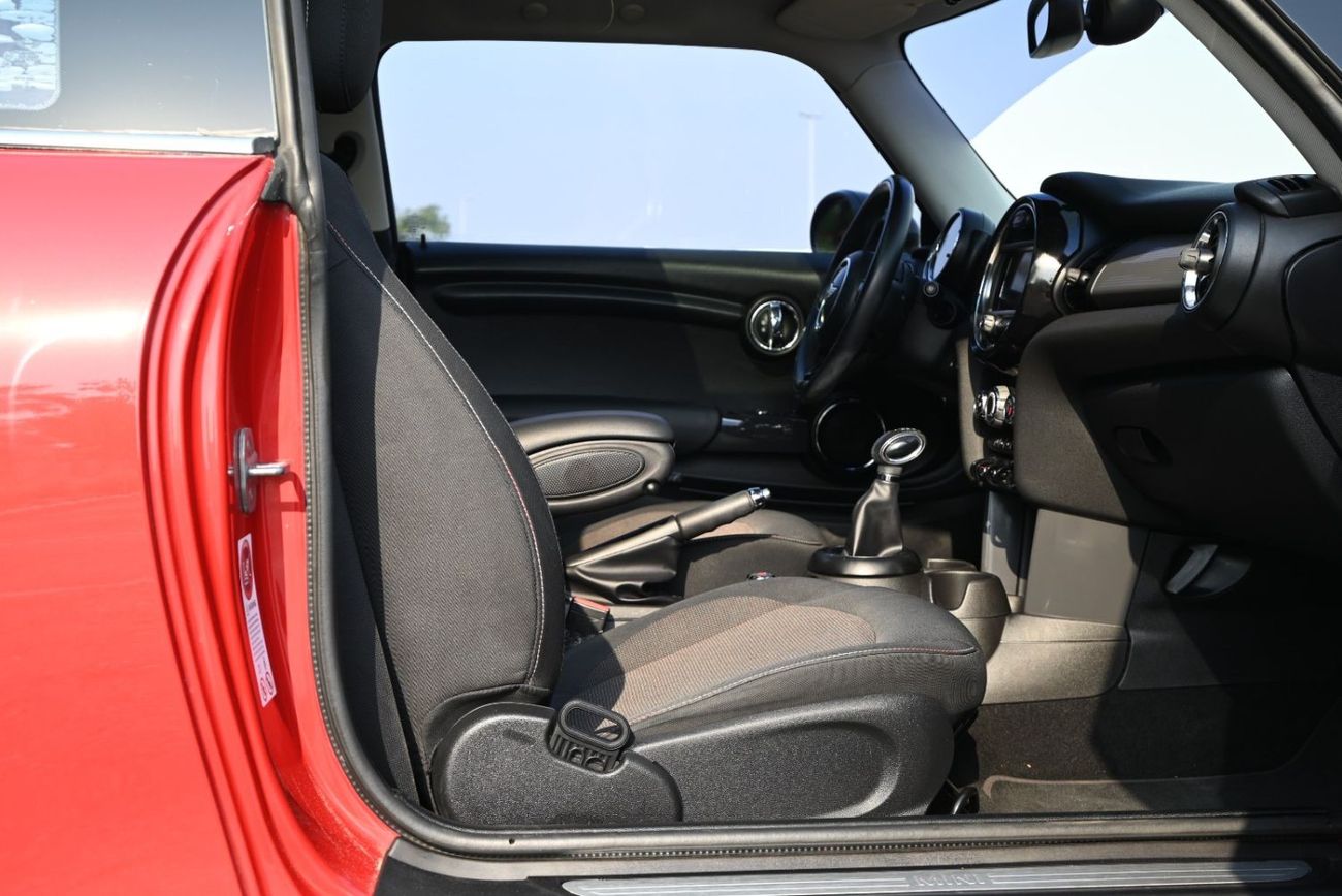 Used Std 0 DP FIRST OWNER MINI COOPER 1.5TURBO AGENCY MAINTAINED