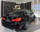 بي أم دبليو 520i EXCLUSIVE LUXURY ELITE BLACK 520i || TOP RANGE || GCC || SCREENS || LIKE