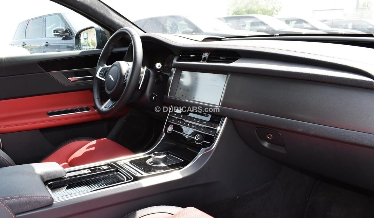 Jaguar XF 2.0P Chequered Flag Aut