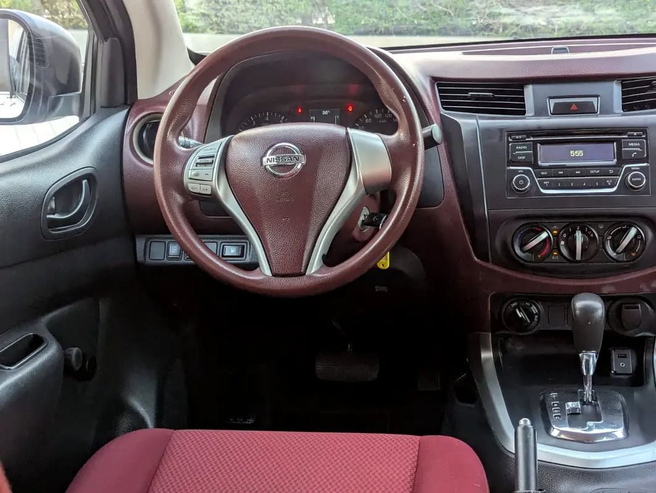 Nissan Navara GCC 4X4 V4 2.5L AUTOMATIC LOW MILEAGE IN EXCELLENT CONDITION