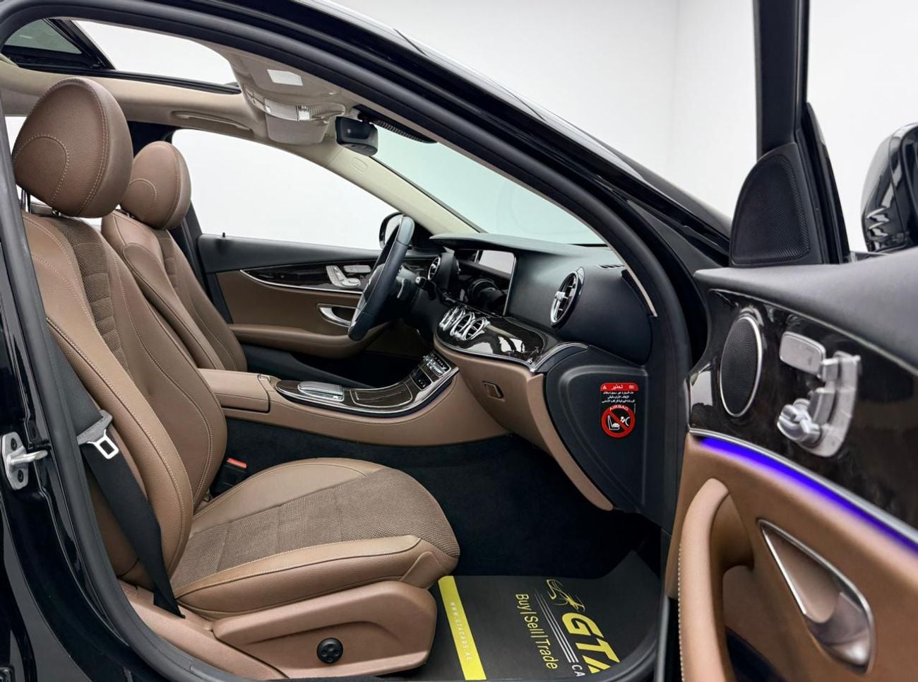 Mercedes-Benz E200 Premium 2.0L 2021 Mercedes-Benz E200, Mercedes Warranty+ Full Service History, GCC