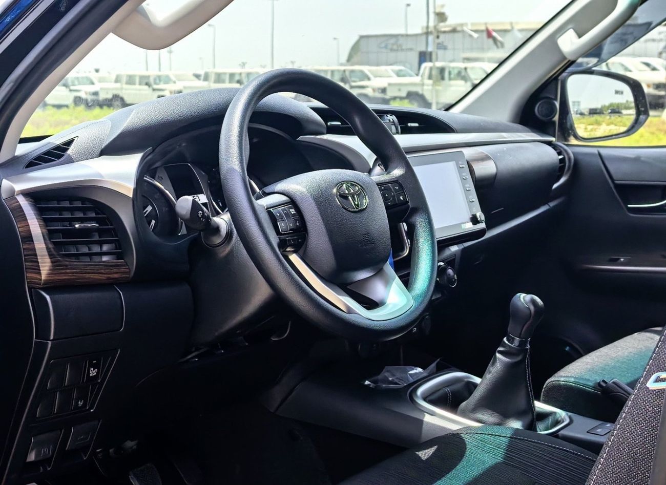 تويوتا هيلوكس D/CAB,PICKUP,2.7L,4X4,DIGITAL AC,WOODEN INTERIOR,BLIND SPOT,DVD+CAMERA,DIFF LOCK,M/T,2 COOL BOX,2025