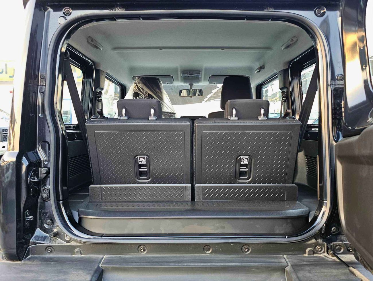 Suzuki Jimny GLX / A/T / 1.5L V4 PETROL / 3 DOOR / ALL GRIP OFF ROAD / 4WD (CODE # GLX)