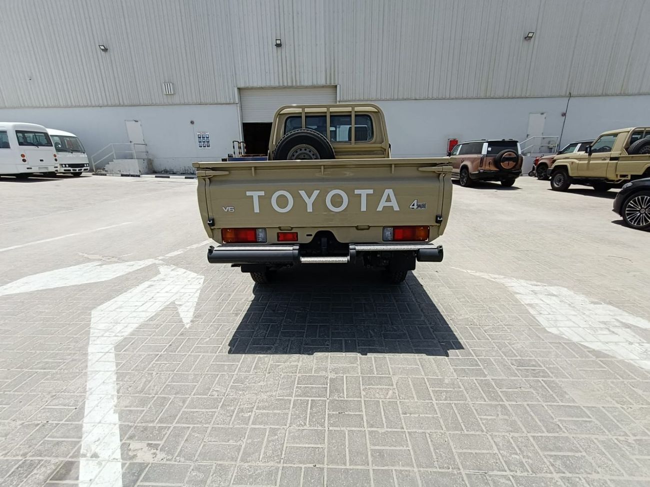 تويوتا لاند كروزر بيك آب Std 4.0L Single Cab Utility 4WD
