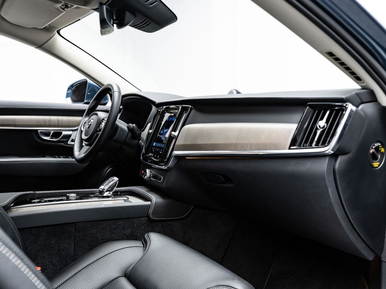 Volvo S90 B5 2.0T Powertrain 2023 Volvo S90, 2028 Volvo Warranty, Full Volvo Service History, Low KMs, GCC