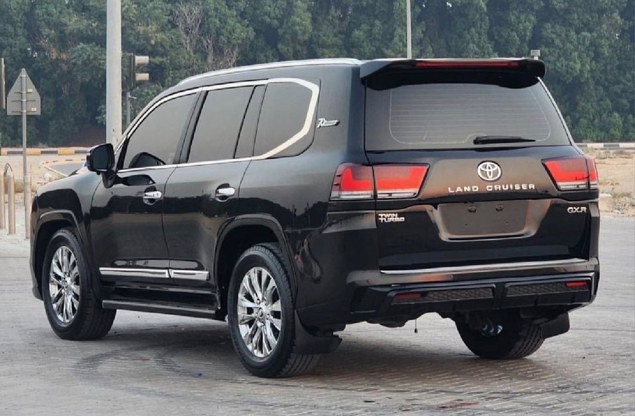 Toyota Land Cruiser 2015 Model VXR V8 Facelift to 2024 Shape Exterior and Interior Full Upgrade