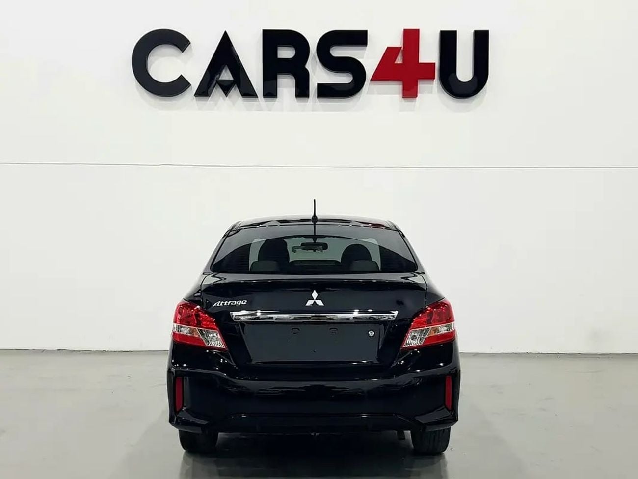 ميتسوبيشي اتراج جي إل إكس GCC / Official Dealer Warranty