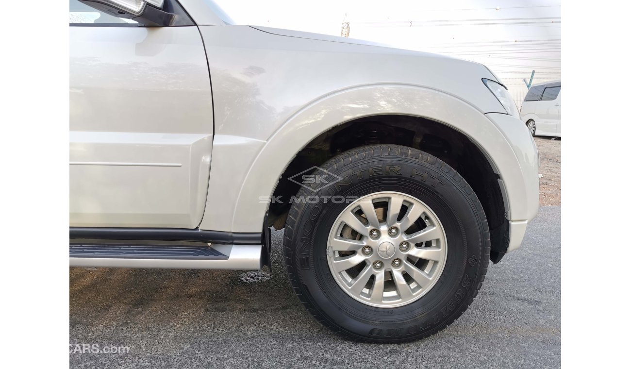 Mitsubishi Pajero 3.5L, 16" Rims, Front & Rear A/C, Rear Camera, Fabric Seats, Fog Lamps, LED Headlights (LOT # 850)