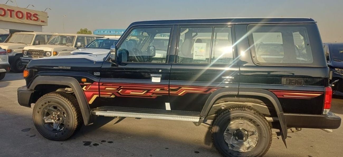Toyota Land Cruiser 70 LC76 HT VXR TOYOTA LAND CRUISER 76 4.0L 5DOORS COLOR BLACK MODEL 2025