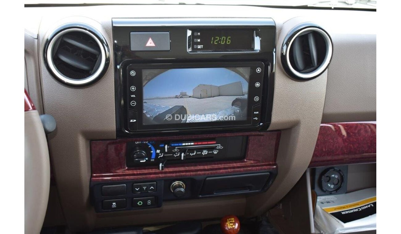 Toyota Land Cruiser Pick Up 79 Double Cab V8 4.5L Manual Transmission-Full Option