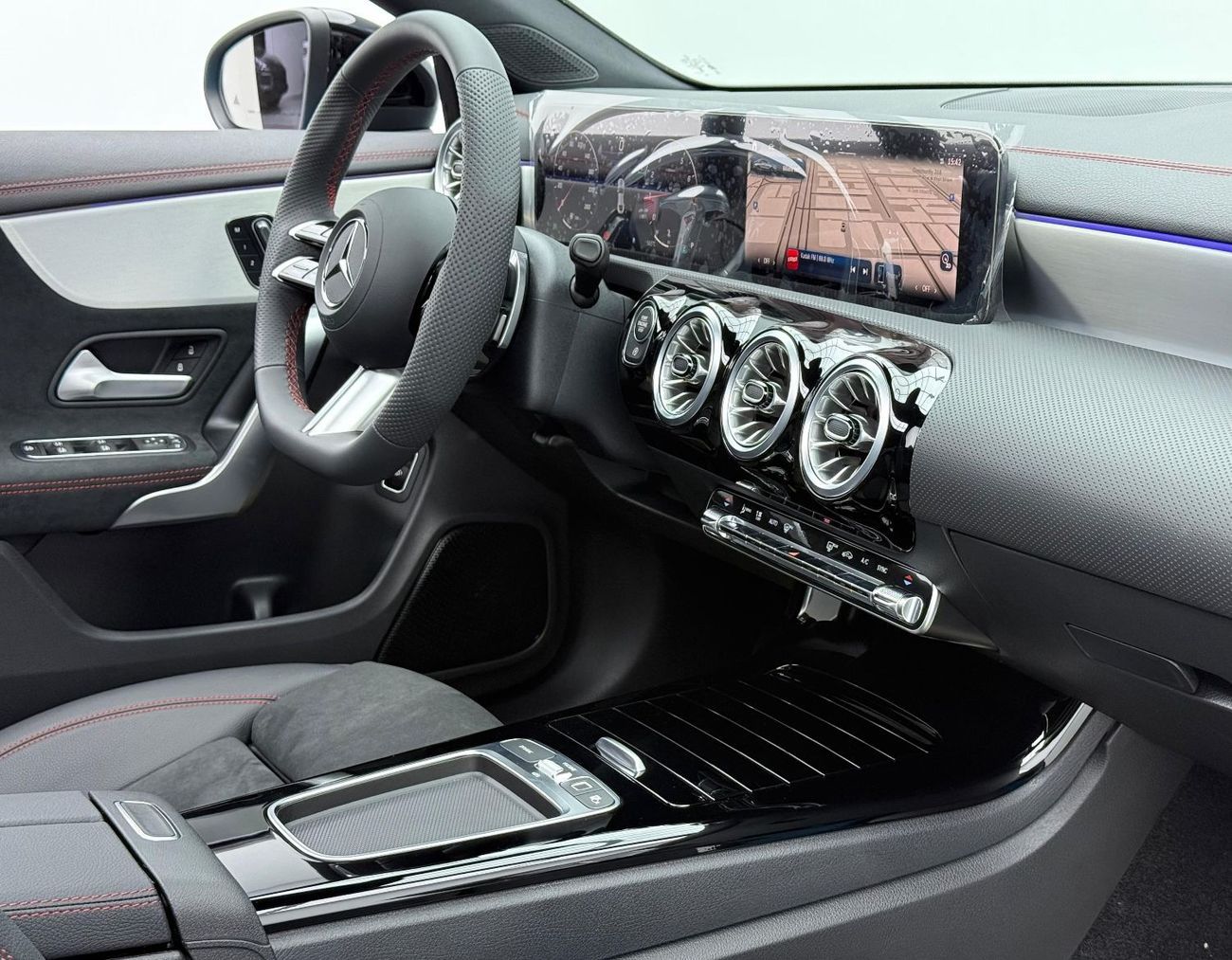 Mercedes-Benz CLA 200 *Brand New* 2025 Mercedes Benz CLA 200 AMG Premium, 2030 Mercedes Warranty, Delivery Km, GCC