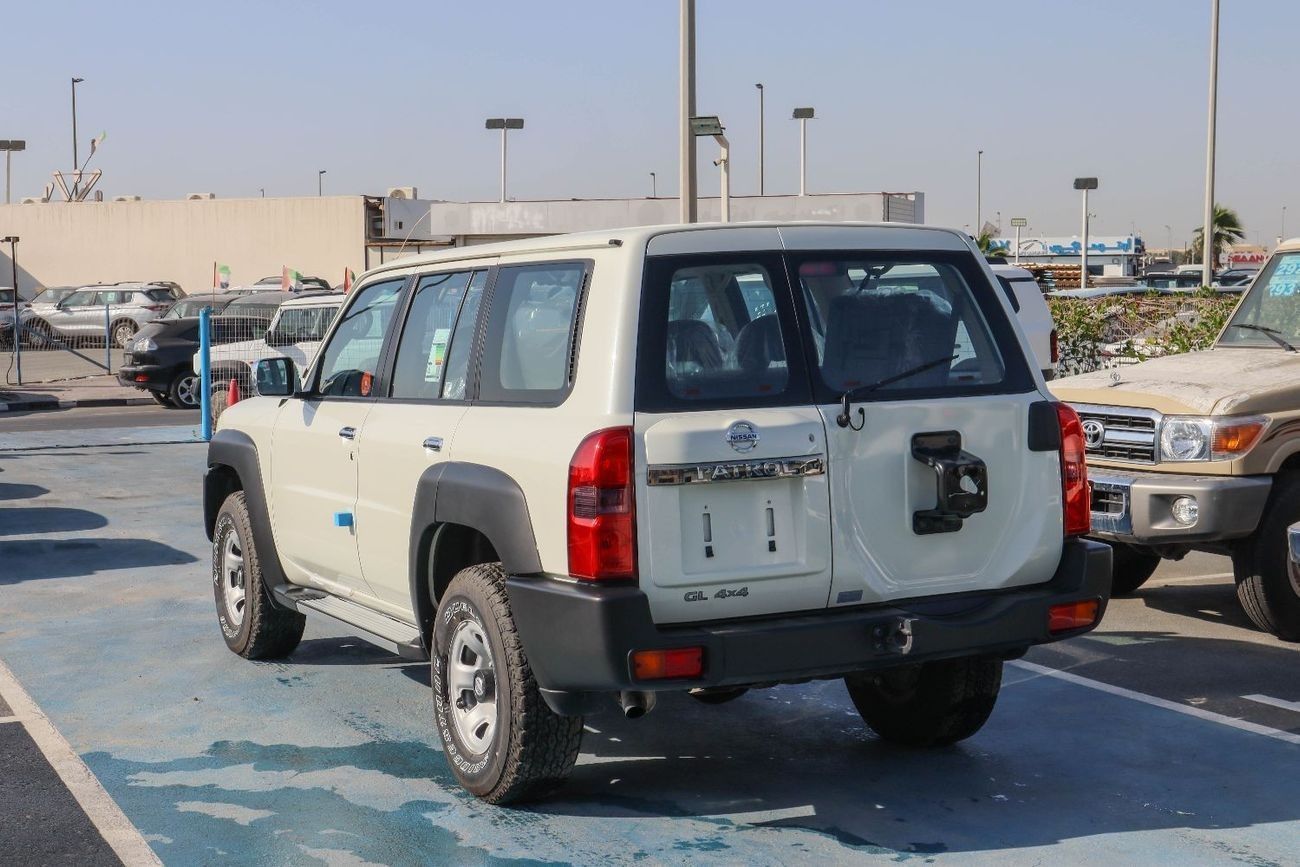 نيسان باترول سفاري nissan patrol safari 4.8L A/T 2023 model