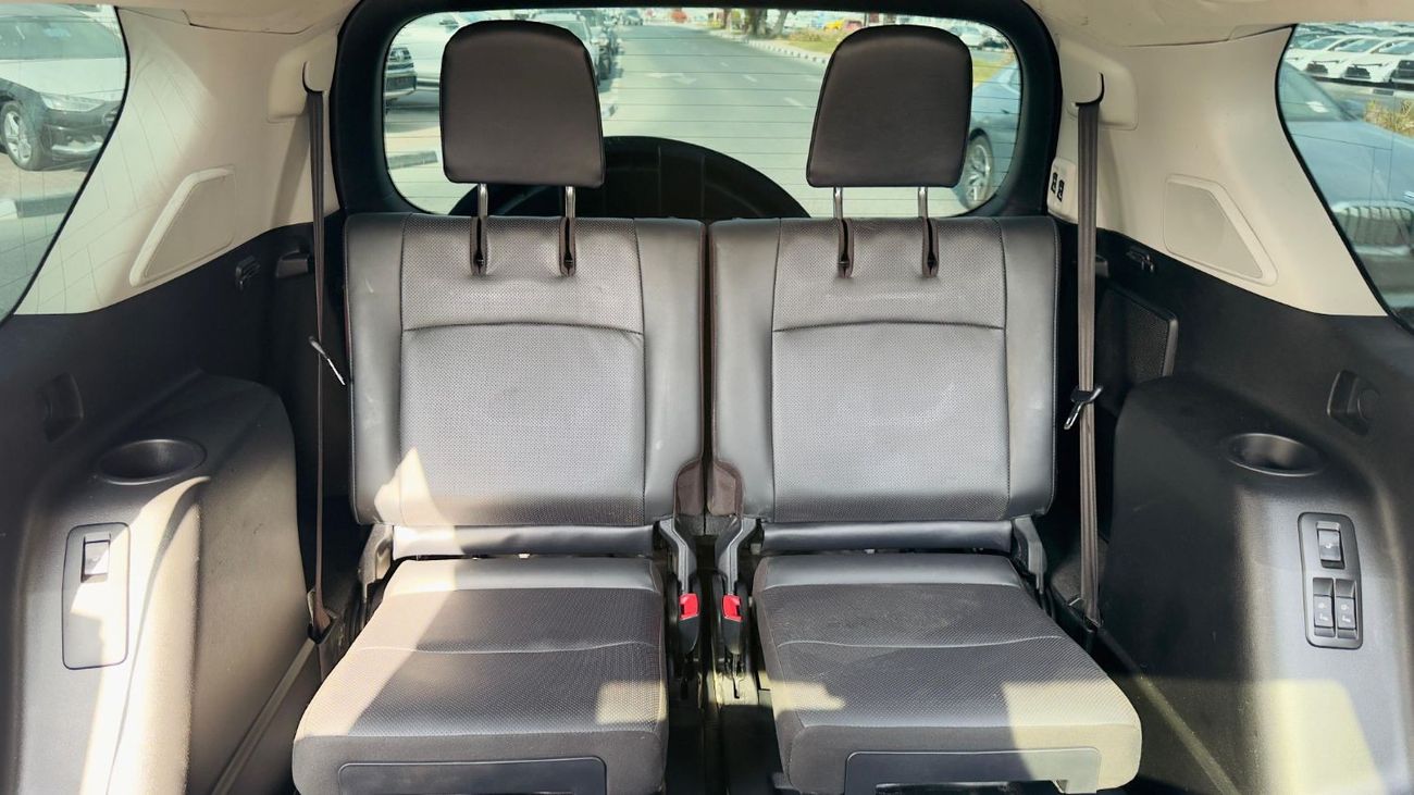 Toyota Prado LIMGENE BODY KIT INSTALLED |2.8L DIESEL| ELECTRIC HEATED SEATS | RHD [QISJ IN DUBAI]