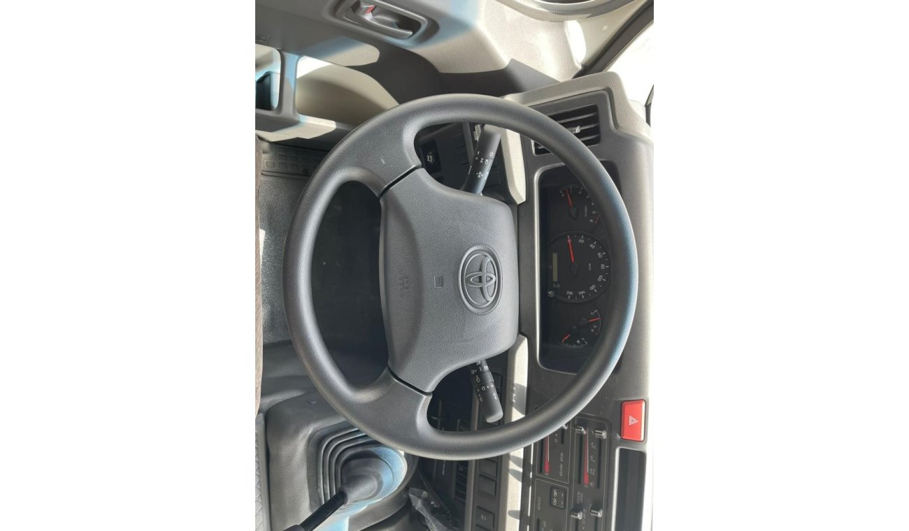 Toyota Coaster Coaster diesel 4.2 model 2023 30 Seater