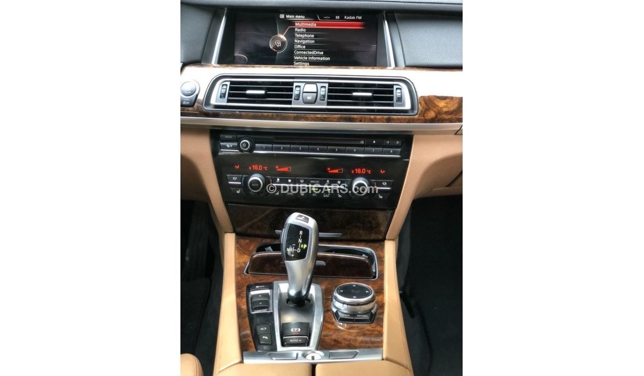 BMW 740Li Exclusive MODEL 2015 GCC CAR PERFECT CONDITION INSIDE AND OUTSIDE FULL OPTION SUN ROOF LEATHER SEATS