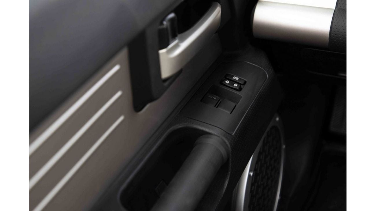 تويوتا إف جي كروزر 2023 Toyota FJ Cruiser 4.0 Final Edition JBL - Beige inside Black | Export Only