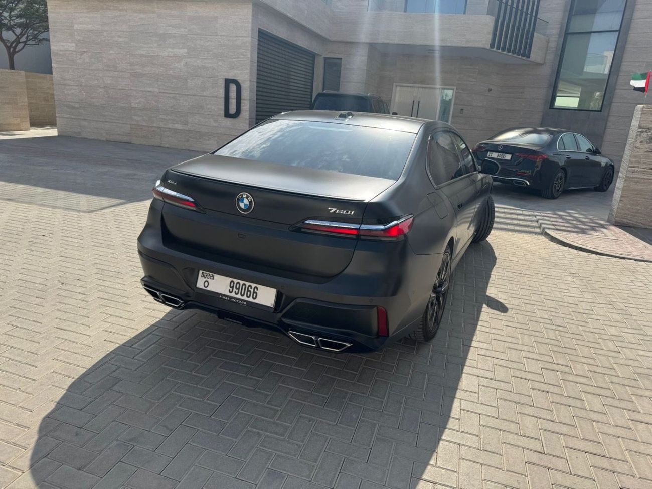 بي أم دبليو 760i