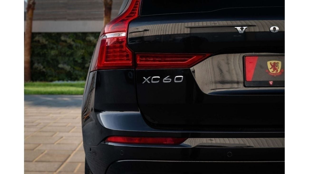 Volvo XC60 R Design T5 R-Design AWD | 2,742 P.M  | 0% Downpayment | Volvo Warranty! Low Km!