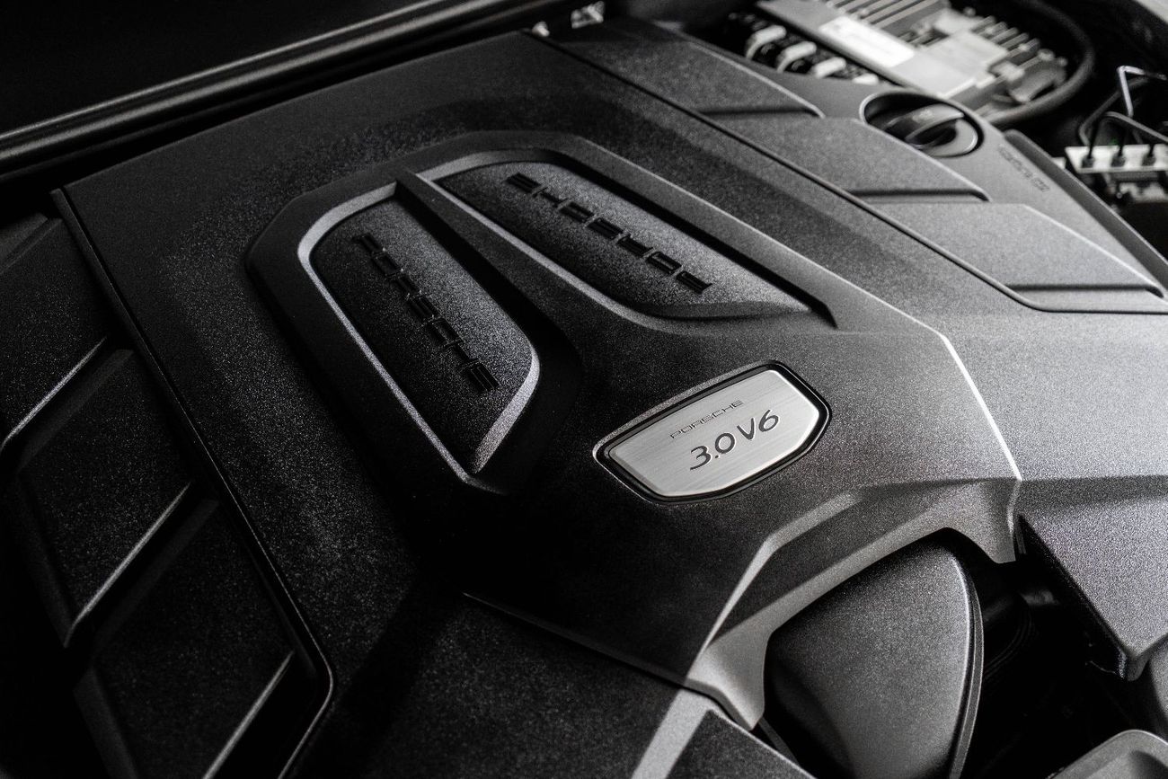 Porsche Cayenne 2021 Porsche Cayenne Coupe / Porsche Warranty & Porsche Service Contract