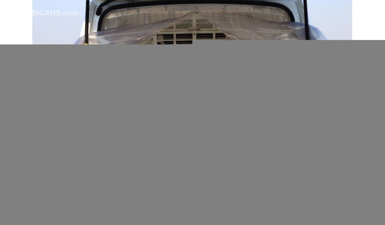 نيسان أورفان Std NV350 Cargo Van with Chiller Box | Excellent Condition | GCC Specs