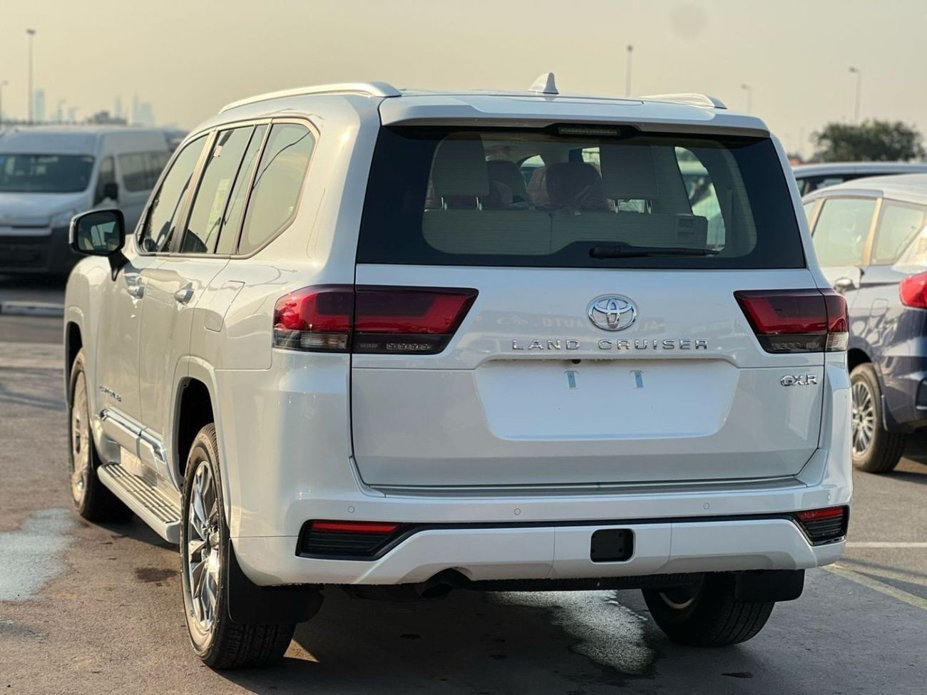 تويوتا لاند كروزر GXR 4.0L TOYOTA LAND CRUISER GXR 3.5L SUV 4WD 2025