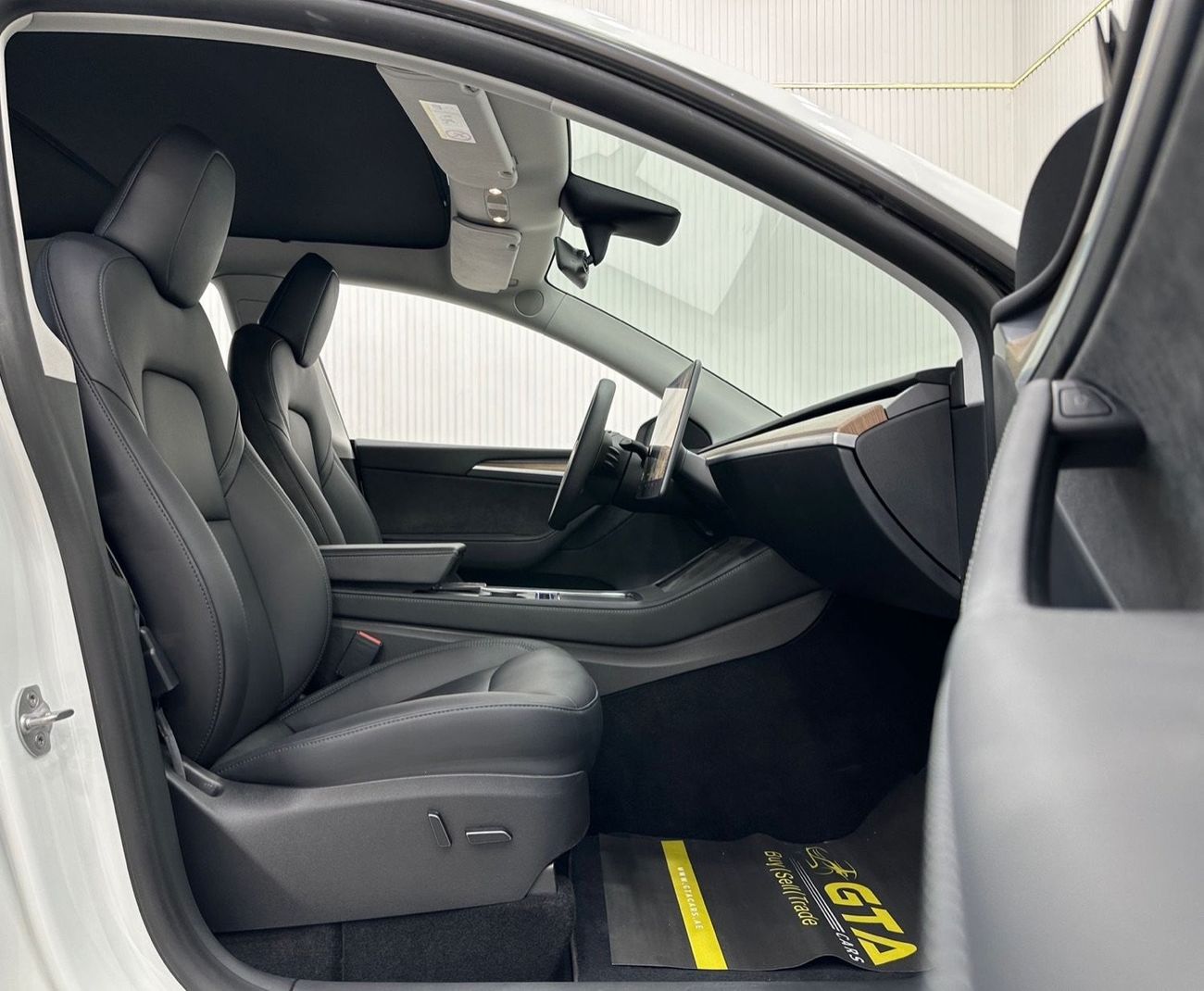 Tesla Model Y 2023 Tesla Model Y, DEC 2026 Tesla Warranty + DEC 2030 Battery Warranty, GCC